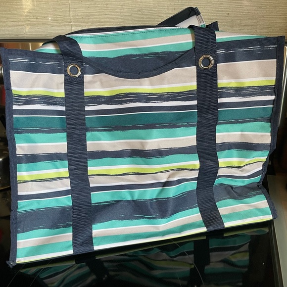 Thirty-One All-Day Organizing Tote - Sea Stripe - Picture 6 of 6